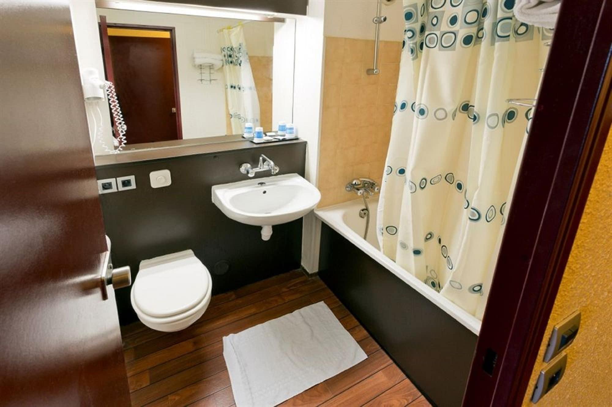 Hotel Ibis Styles Paris Hippodrome De Vincennes Joinville-le-Pont Exterior foto