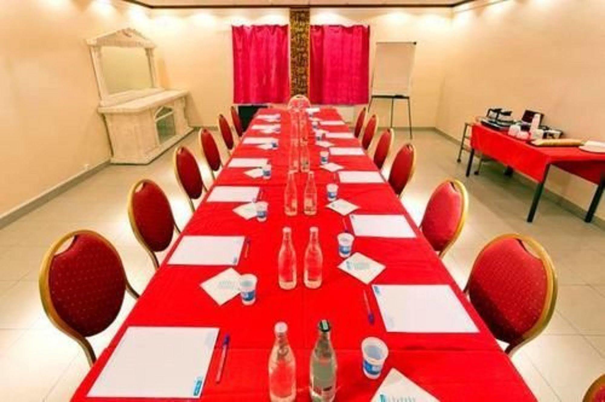 Hotel Ibis Styles Paris Hippodrome De Vincennes Joinville-le-Pont Exterior foto